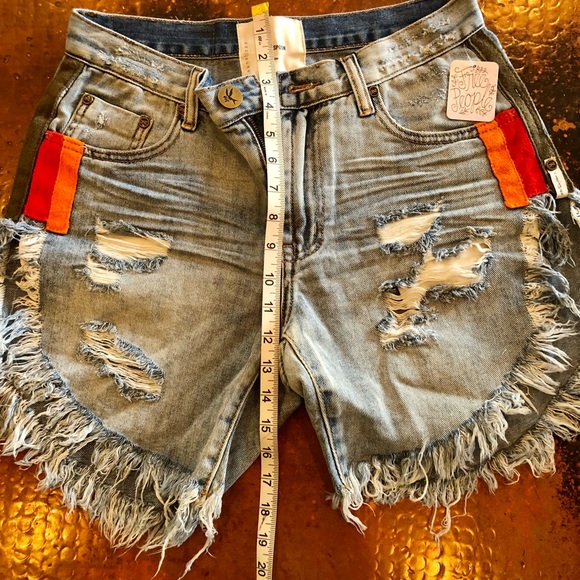 NWT One Teaspoon Frankie Shorts Size 25 Montana - Picture 8 of 9